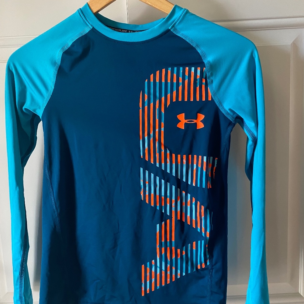 Under Armour  Boys Youth Large Dry Fit long sleeve